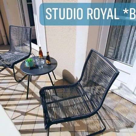 Studio Royal By Beds4Wanderlust - Place Du Marche Avec Parking Prive Fontainebleau Exterior foto