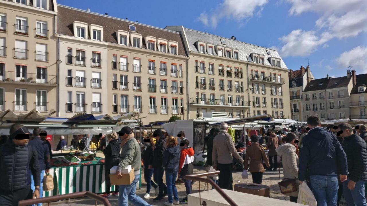 Studio Royal By Beds4Wanderlust - Place Du Marche Avec Parking Prive Fontainebleau Exterior foto